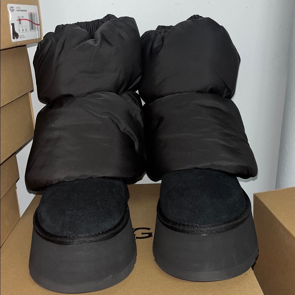 UGG CLASSIC MINI DIPPER PUFFER - Picture 2 of 5